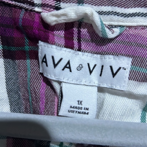 1x Ava & Viv plaid button down 3/4 shirt - Picture 2 of 8